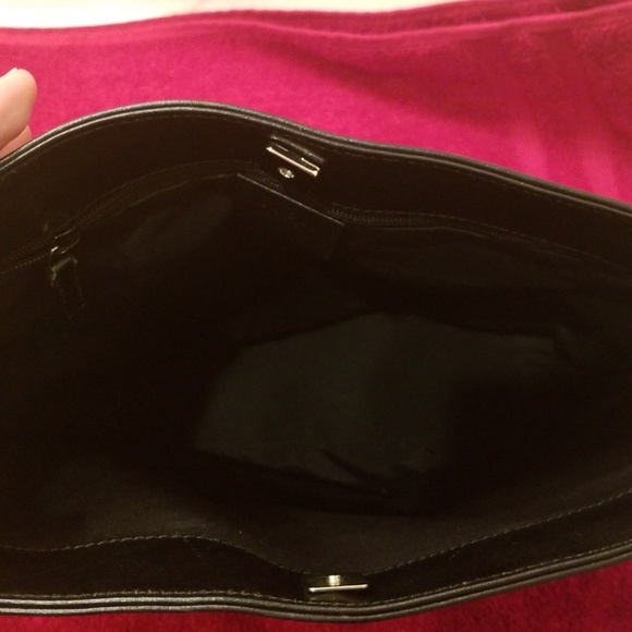 💯% GENUINE GUCCI HANDBAG - Picture 4 of 12